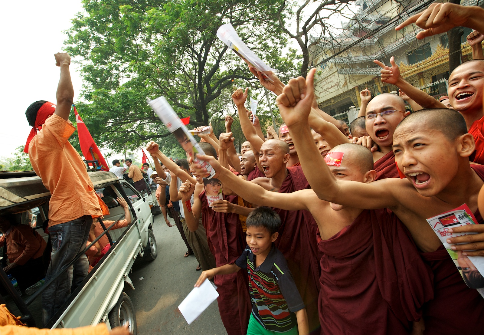 From fear to euphoria. Account from Myanmar elections.